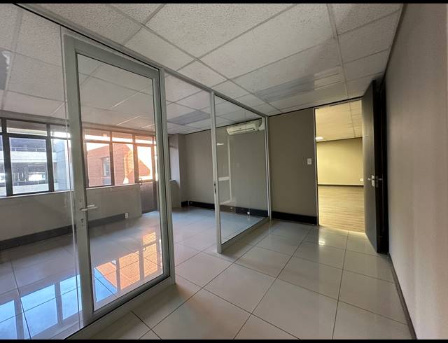 1,760M² OFFICE TO LET IN SANDTON CENTRAL